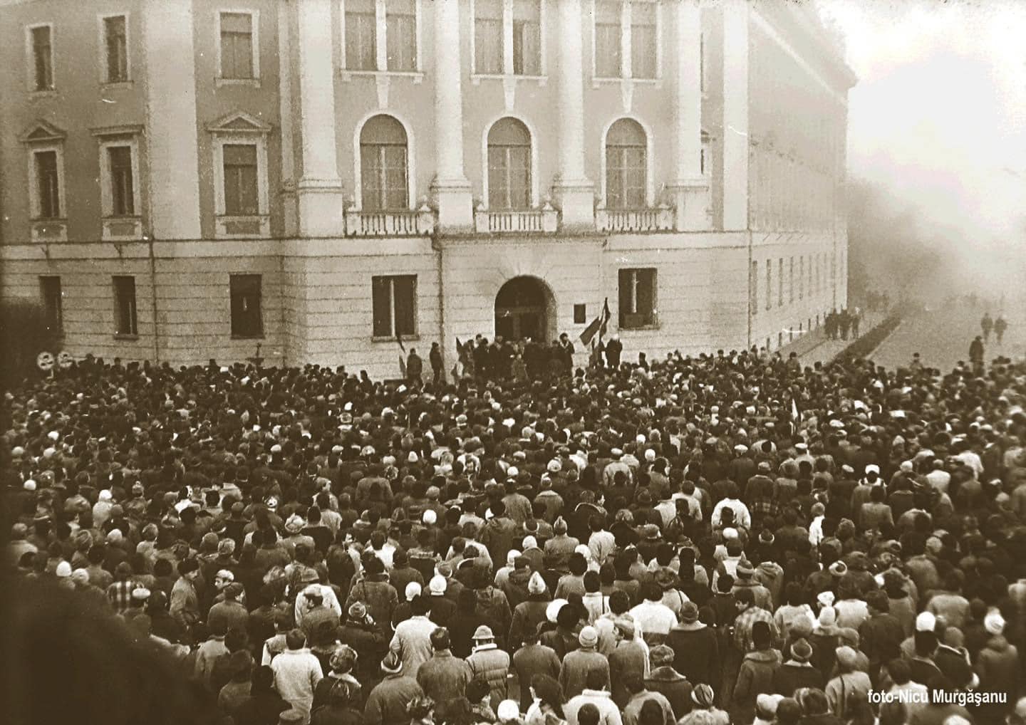 expozitie_de_fotografie_din_alba_iulia_si_cugir_cu_revolutia_din_1989