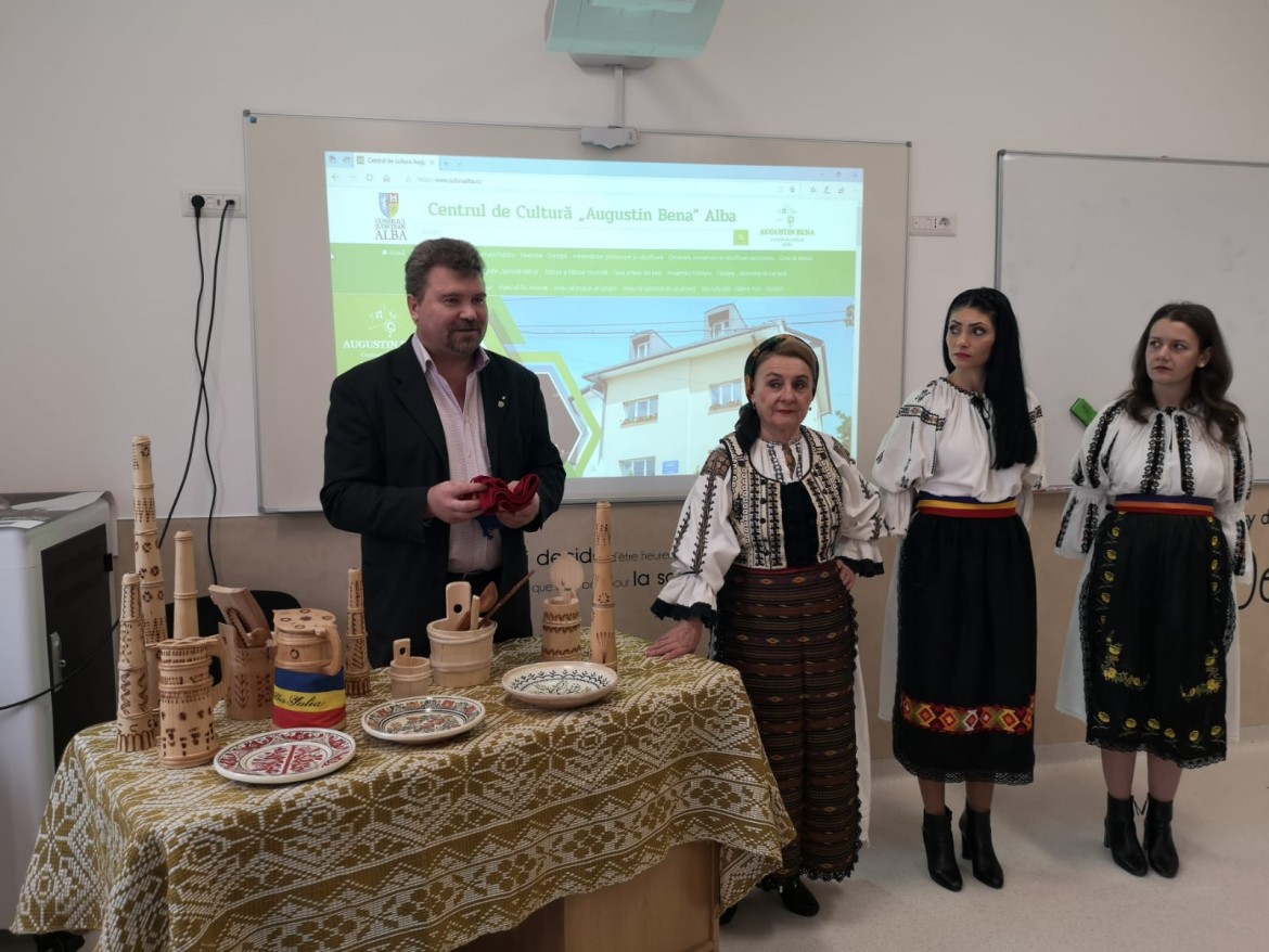 „Caravana Etnografică”, un nou proiect cultural lansat la școala „smart” de la Ciugud