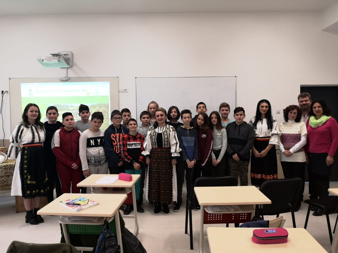 „Caravana Etnografică”, un nou proiect cultural lansat la școala „smart” de la Ciugud