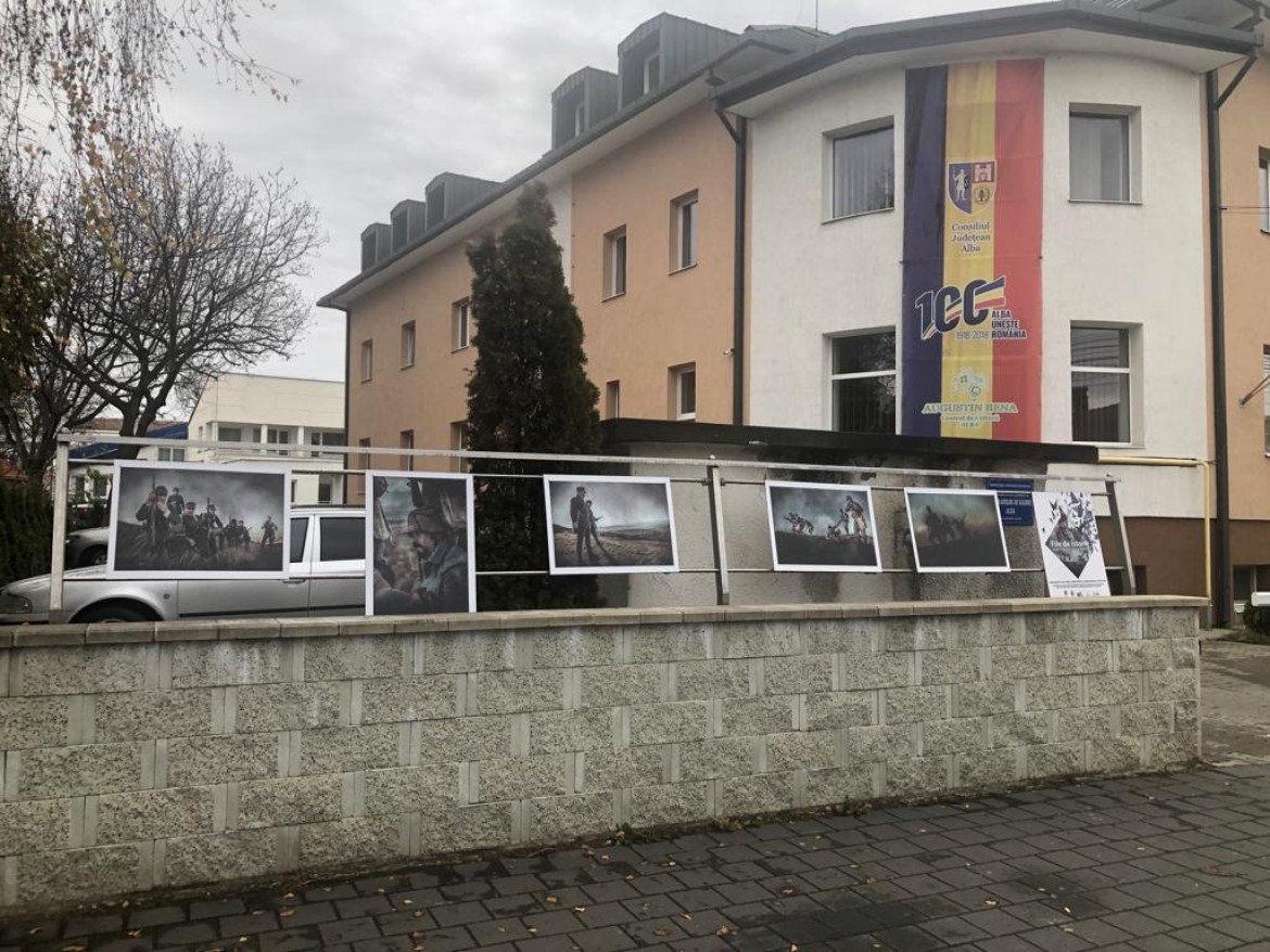 Expoziție de fotografie dedicată Zilei Naționale a României